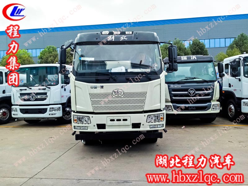 程力集團(tuán)灑水車教你去污除垢，煥新如初