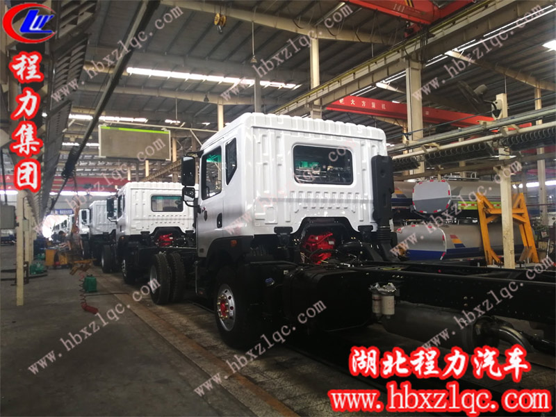 程力集團灑水車車間大量現車訂做中，欲購從速