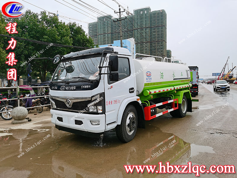 伴風(fēng)搭雨，程力集團(tuán)東風(fēng)福瑞卡灑水車發(fā)往甘肅嘉峪關(guān)