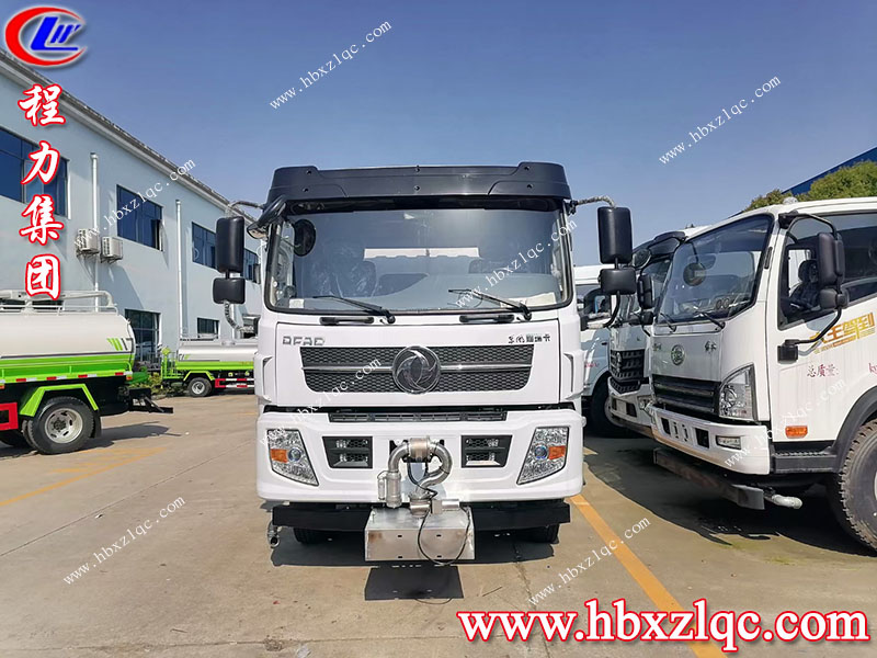 春暖花開，程力集團(tuán)東風(fēng)福瑞卡12方灑水車奔你而來！